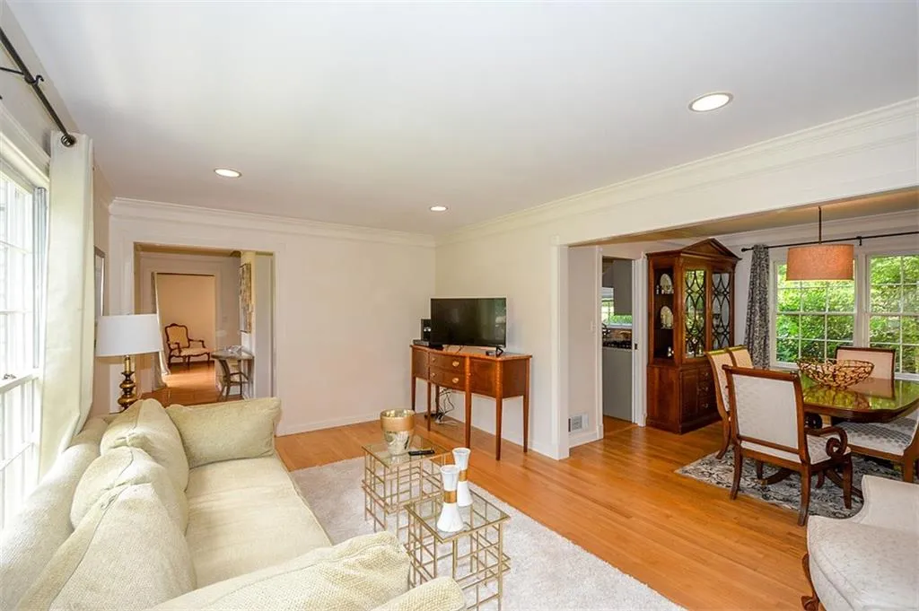 6586 Wright Road, Atlanta, Georgia 30328, 4 Bedrooms Bedrooms, ,2 BathroomsBathrooms,Residential,Sold,6586 Wright Road,5851425