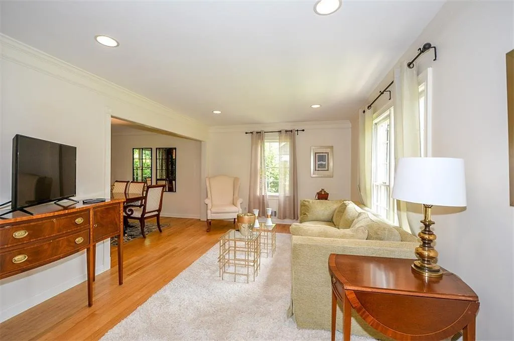 6586 Wright Road, Atlanta, Georgia 30328, 4 Bedrooms Bedrooms, ,2 BathroomsBathrooms,Residential,Sold,6586 Wright Road,5851425