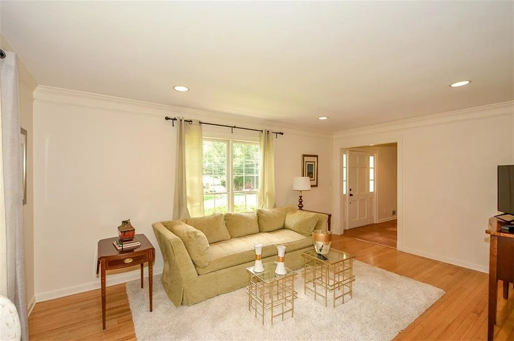 6586 Wright Road, Atlanta, Georgia 30328, 4 Bedrooms Bedrooms, ,2 BathroomsBathrooms,Residential,Sold,6586 Wright Road,5851425