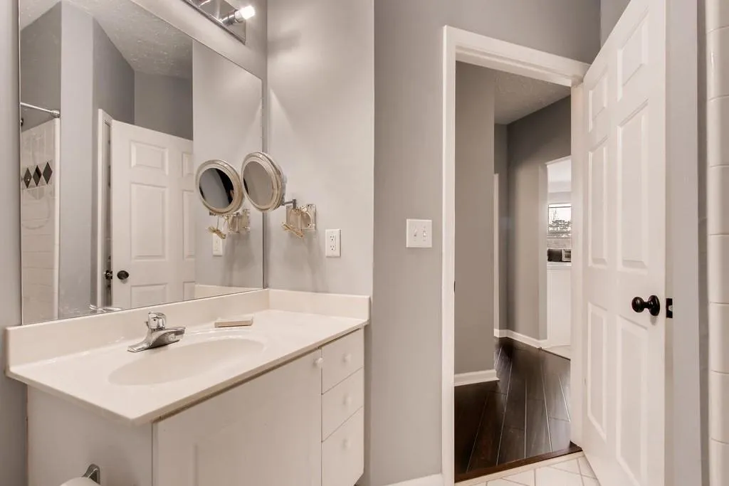 5559 Glenridge Drive Unit 1401, Atlanta, Georgia 30342, 2 Bedrooms Bedrooms, ,1 BathroomBathrooms,Residential,Sold,5559 Glenridge Drive Unit 1401,6502177