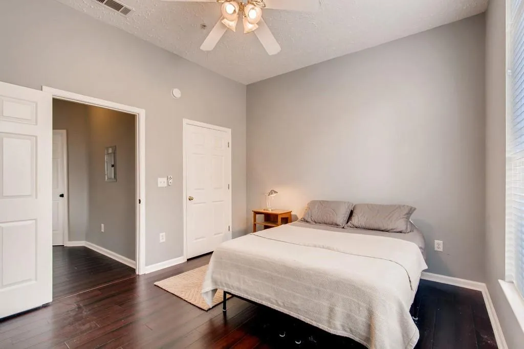 5559 Glenridge Drive Unit 1401, Atlanta, Georgia 30342, 2 Bedrooms Bedrooms, ,1 BathroomBathrooms,Residential,Sold,5559 Glenridge Drive Unit 1401,6502177