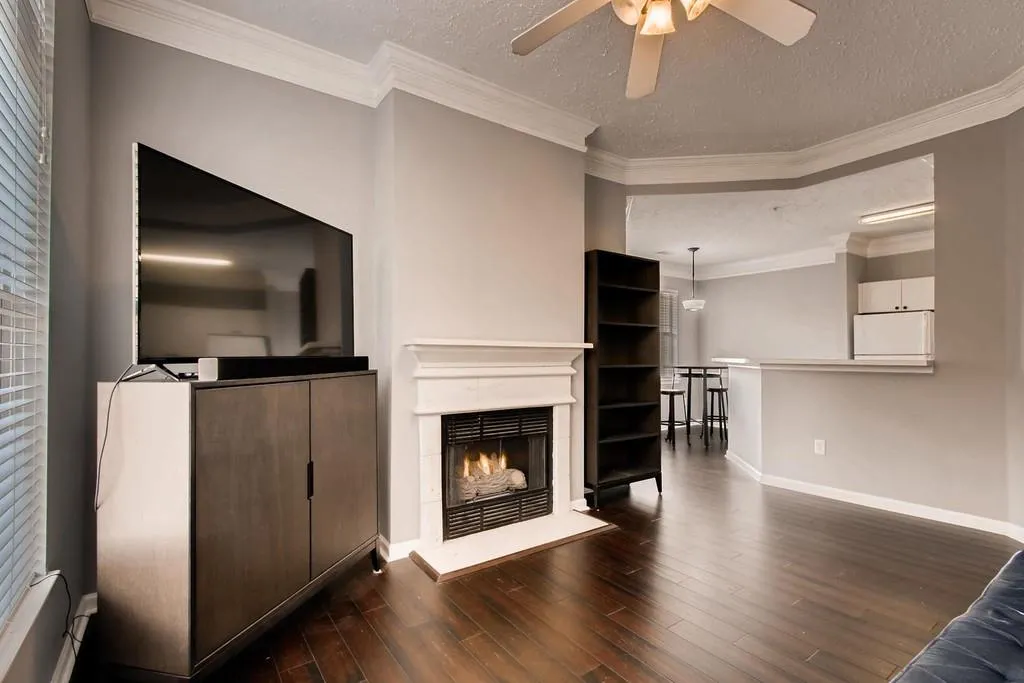 5559 Glenridge Drive Unit 1401, Atlanta, Georgia 30342, 2 Bedrooms Bedrooms, ,1 BathroomBathrooms,Residential,Sold,5559 Glenridge Drive Unit 1401,6502177
