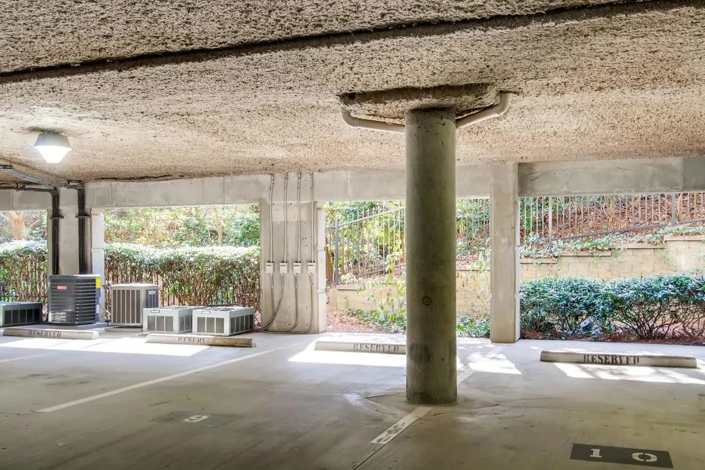 5559 Glenridge Drive Unit 1401, Atlanta, Georgia 30342, 2 Bedrooms Bedrooms, ,1 BathroomBathrooms,Residential,Sold,5559 Glenridge Drive Unit 1401,6502177
