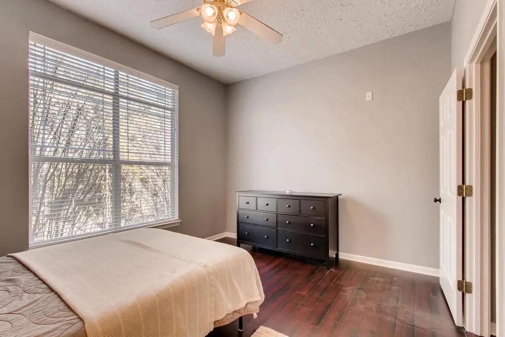 5559 Glenridge Drive Unit 1401, Atlanta, Georgia 30342, 2 Bedrooms Bedrooms, ,1 BathroomBathrooms,Residential,Sold,5559 Glenridge Drive Unit 1401,6502177