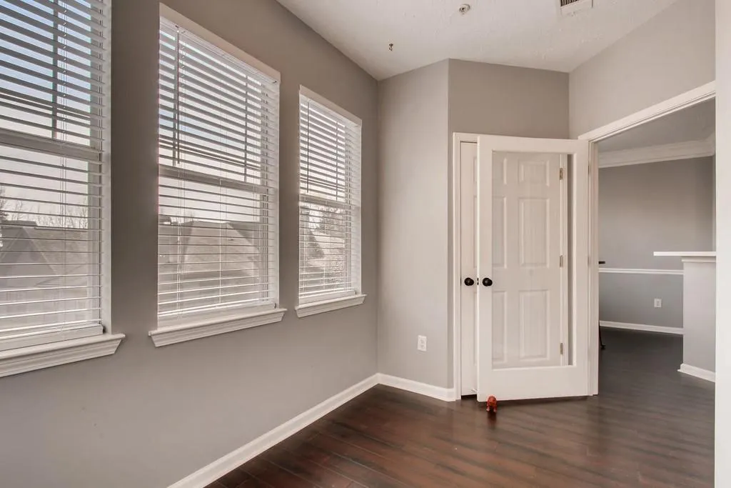 5559 Glenridge Drive Unit 1401, Atlanta, Georgia 30342, 2 Bedrooms Bedrooms, ,1 BathroomBathrooms,Residential,Sold,5559 Glenridge Drive Unit 1401,6502177