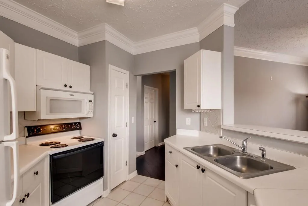 5559 Glenridge Drive Unit 1401, Atlanta, Georgia 30342, 2 Bedrooms Bedrooms, ,1 BathroomBathrooms,Residential,Sold,5559 Glenridge Drive Unit 1401,6502177