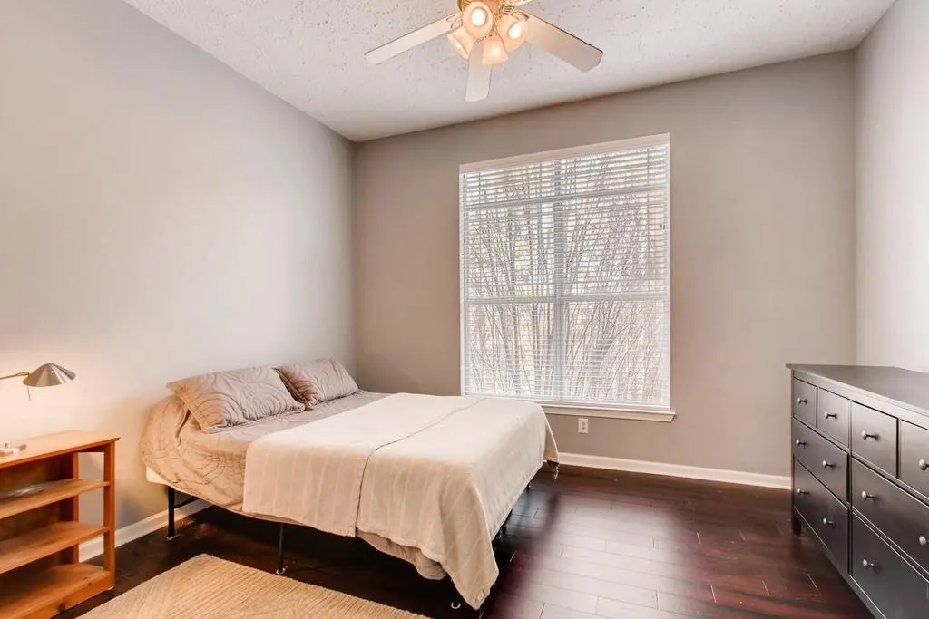 5559 Glenridge Drive Unit 1401, Atlanta, Georgia 30342, 2 Bedrooms Bedrooms, ,1 BathroomBathrooms,Residential,Sold,5559 Glenridge Drive Unit 1401,6502177