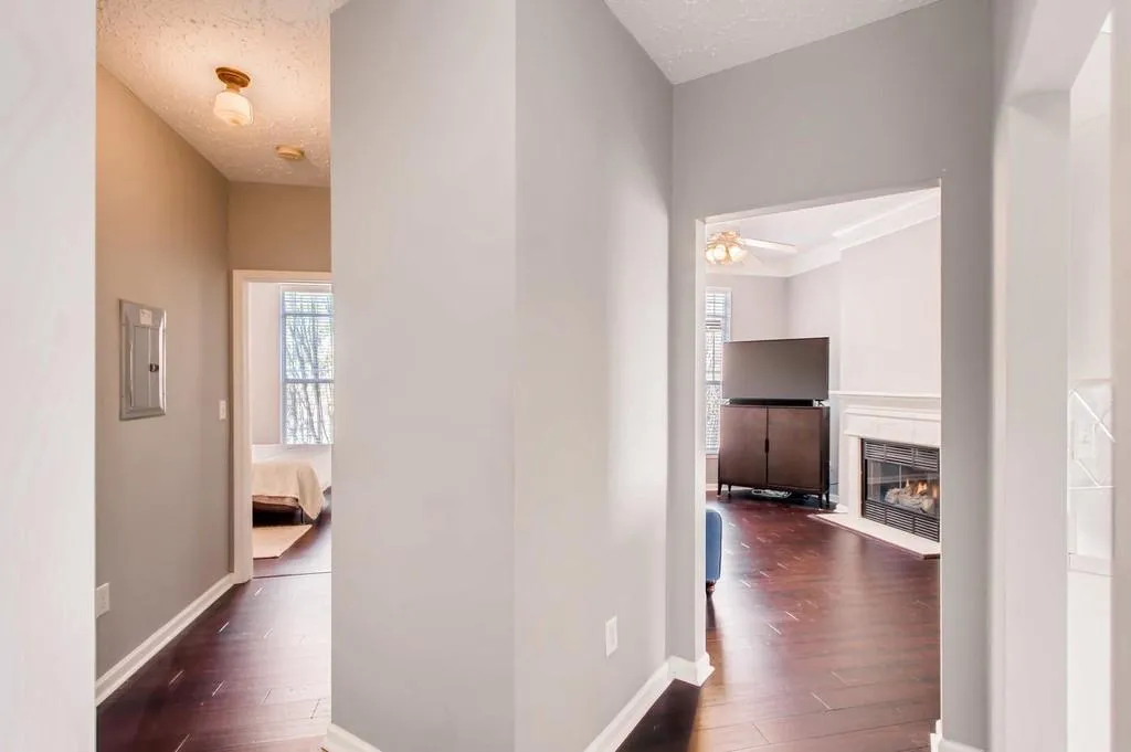 5559 Glenridge Drive Unit 1401, Atlanta, Georgia 30342, 2 Bedrooms Bedrooms, ,1 BathroomBathrooms,Residential,Sold,5559 Glenridge Drive Unit 1401,6502177
