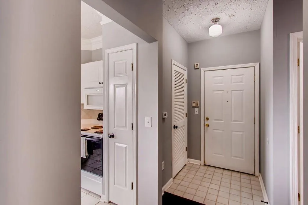 5559 Glenridge Drive Unit 1401, Atlanta, Georgia 30342, 2 Bedrooms Bedrooms, ,1 BathroomBathrooms,Residential,Sold,5559 Glenridge Drive Unit 1401,6502177