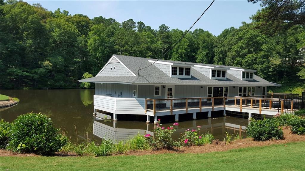 North Harbor clubhouse and lake