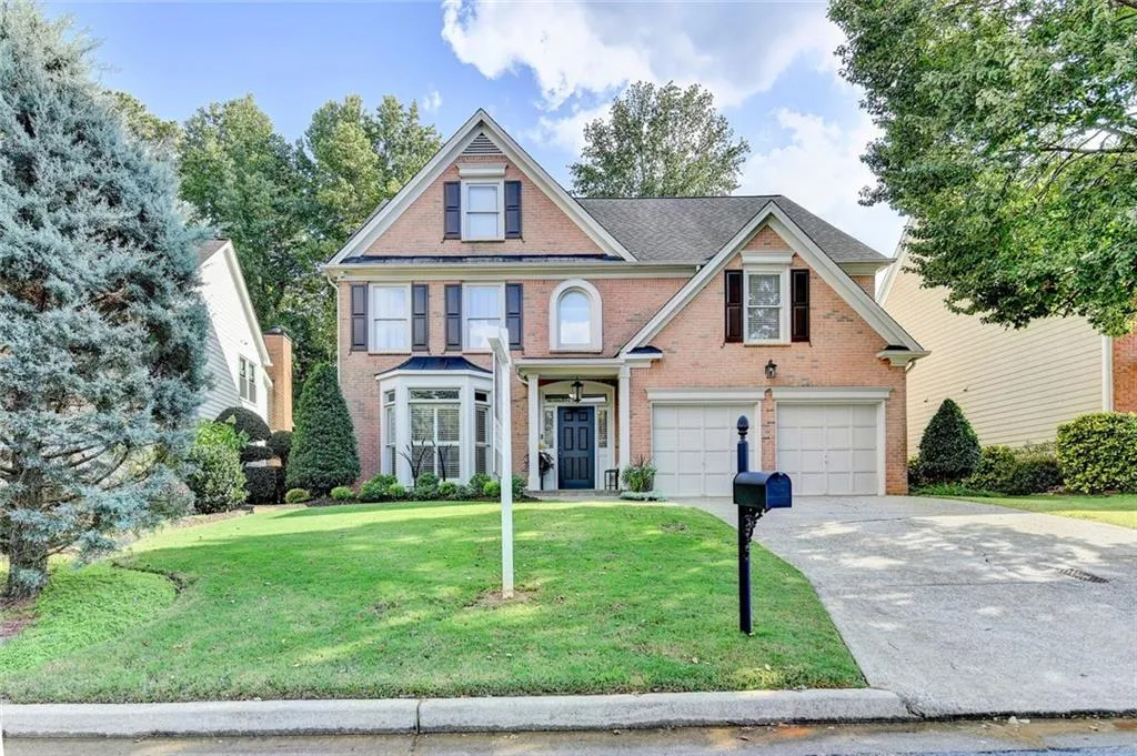 735 Glenridge Close Drive Ne, Atlanta, Georgia 30328, 4 Bedrooms Bedrooms, ,2 BathroomsBathrooms,Residential,For Sale,735 Glenridge Close Drive Ne,7648669