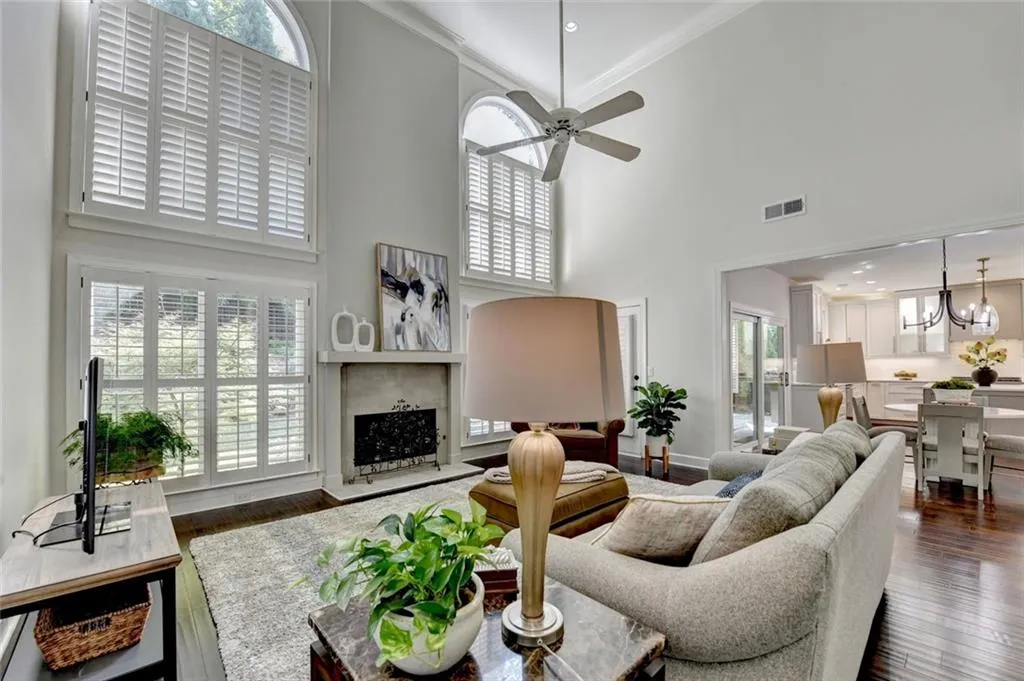 735 Glenridge Close Drive Ne, Atlanta, Georgia 30328, 4 Bedrooms Bedrooms, ,2 BathroomsBathrooms,Residential,For Sale,735 Glenridge Close Drive Ne,7648669