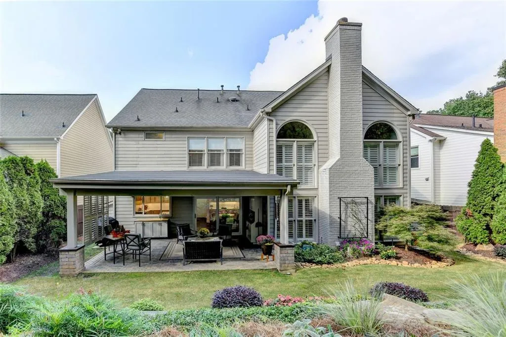 735 Glenridge Close Drive Ne, Atlanta, Georgia 30328, 4 Bedrooms Bedrooms, ,2 BathroomsBathrooms,Residential,For Sale,735 Glenridge Close Drive Ne,7648669