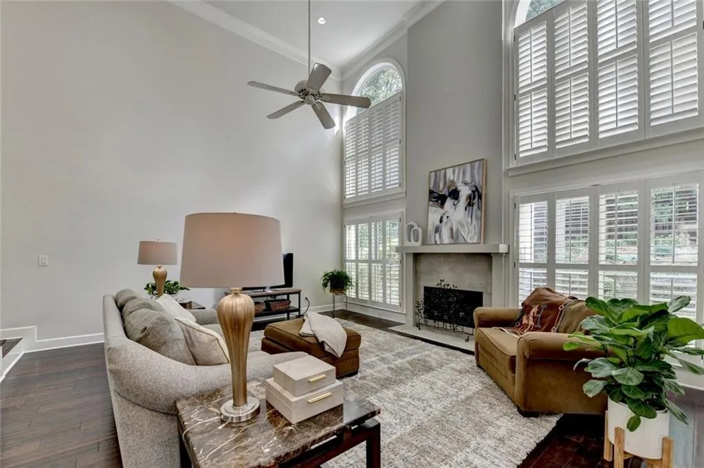 735 Glenridge Close Drive Ne, Atlanta, Georgia 30328, 4 Bedrooms Bedrooms, ,2 BathroomsBathrooms,Residential,For Sale,735 Glenridge Close Drive Ne,7648669