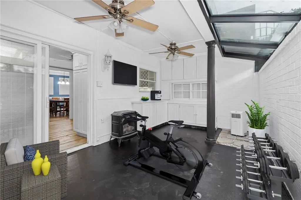 5400 Roswell Road Unit D4, Sandy Springs, Georgia 30342, 3 Bedrooms Bedrooms, ,2 BathroomsBathrooms,Residential,Sold,5400 Roswell Road Unit D4,7274206