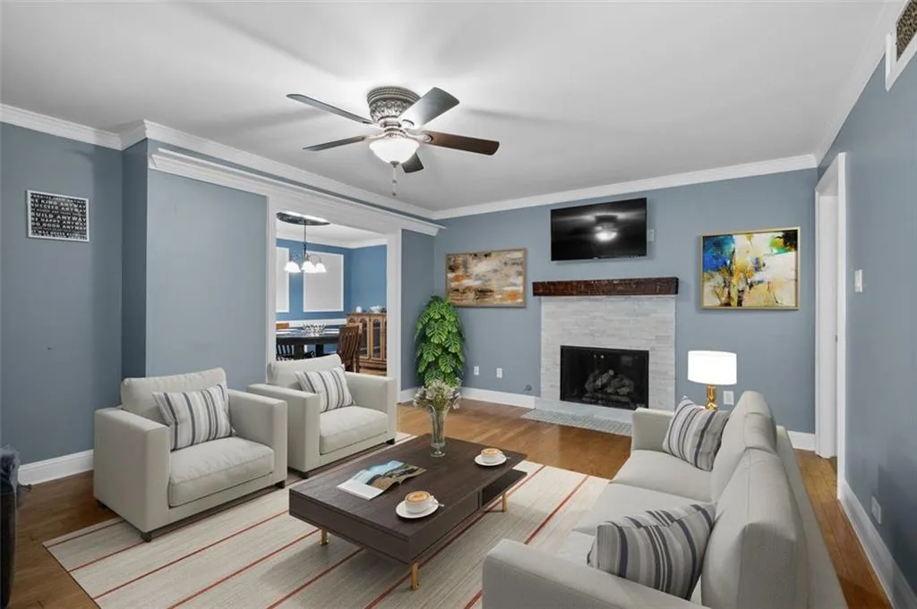 5400 Roswell Road Unit D4, Sandy Springs, Georgia 30342, 3 Bedrooms Bedrooms, ,2 BathroomsBathrooms,Residential,Sold,5400 Roswell Road Unit D4,7274206