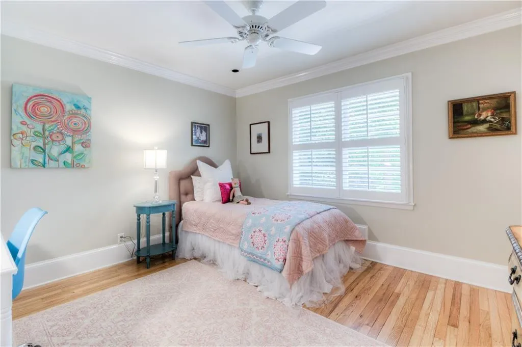 725 E Northway Lane, Atlanta, Georgia 30342, 4 Bedrooms Bedrooms, ,3 BathroomsBathrooms,Residential,Sold,725 E Northway Lane,6582252