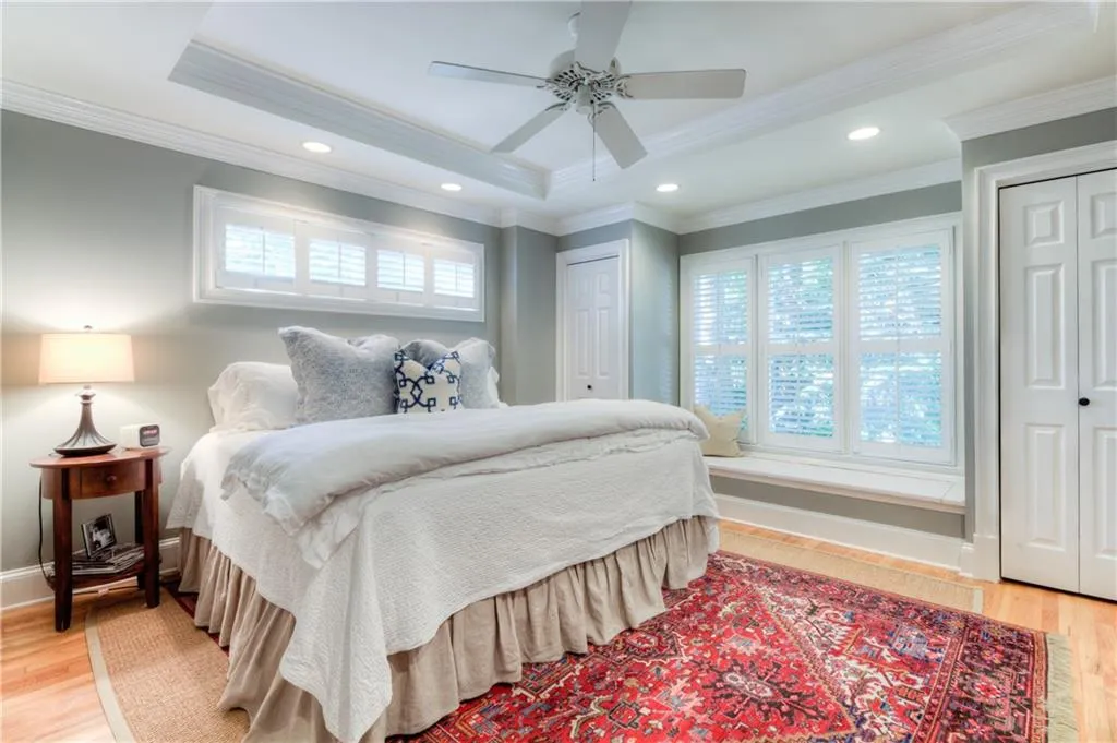 725 E Northway Lane, Atlanta, Georgia 30342, 4 Bedrooms Bedrooms, ,3 BathroomsBathrooms,Residential,Sold,725 E Northway Lane,6582252