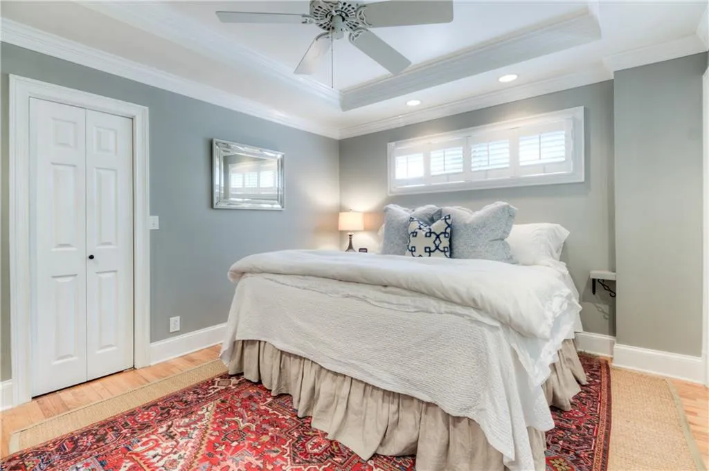 725 E Northway Lane, Atlanta, Georgia 30342, 4 Bedrooms Bedrooms, ,3 BathroomsBathrooms,Residential,Sold,725 E Northway Lane,6582252