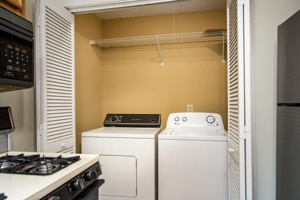 1402 Gettysburg Place, Sandy Springs, Georgia 30350, 2 Bedrooms Bedrooms, ,2 BathroomsBathrooms,Residential,Sold,1402 Gettysburg Place,6513558