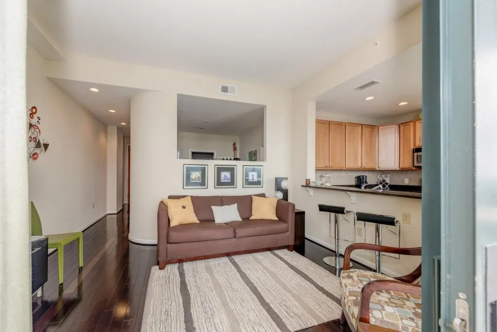 3040 Peachtree Road Nw Unit 1610, Atlanta, Georgia 30305, 1 Bedroom Bedrooms, ,1 BathroomBathrooms,Residential,Sold,3040 Peachtree Road Nw Unit 1610,5741954