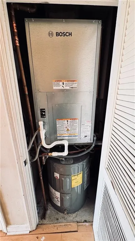 Utility room with heating unit