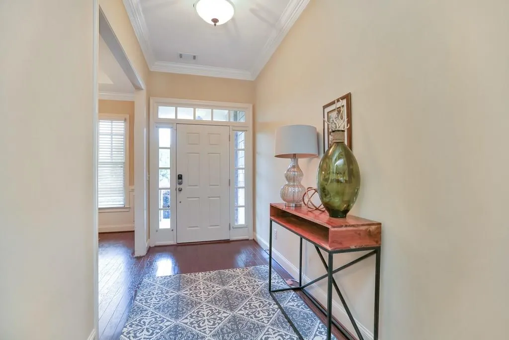 514 Glenmanor Court, Atlanta, Georgia 30328, 4 Bedrooms Bedrooms, ,3 BathroomsBathrooms,Residential,Sold,514 Glenmanor Court,6038267
