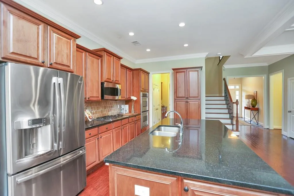 514 Glenmanor Court, Atlanta, Georgia 30328, 4 Bedrooms Bedrooms, ,3 BathroomsBathrooms,Residential,Sold,514 Glenmanor Court,6038267