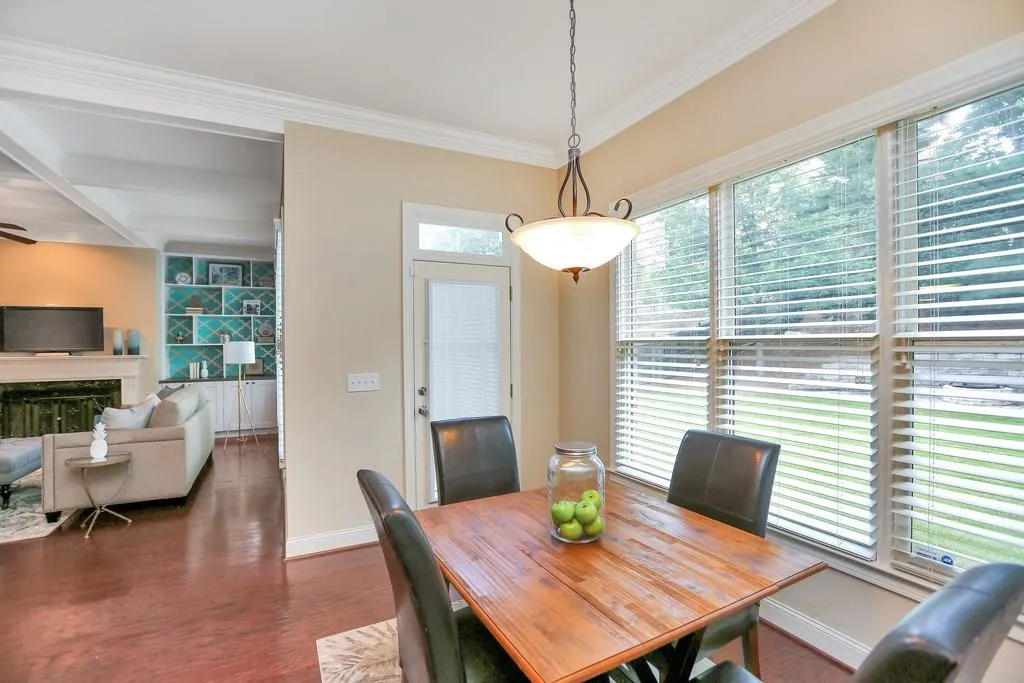 514 Glenmanor Court, Atlanta, Georgia 30328, 4 Bedrooms Bedrooms, ,3 BathroomsBathrooms,Residential,Sold,514 Glenmanor Court,6038267