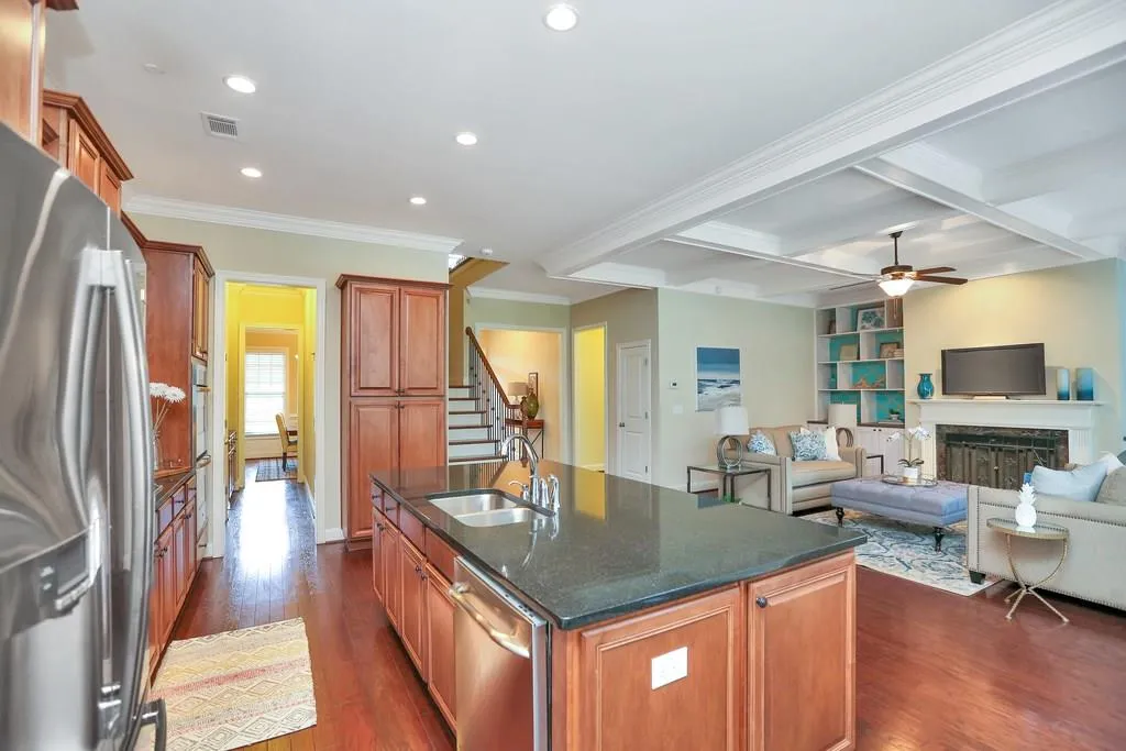 514 Glenmanor Court, Atlanta, Georgia 30328, 4 Bedrooms Bedrooms, ,3 BathroomsBathrooms,Residential,Sold,514 Glenmanor Court,6038267