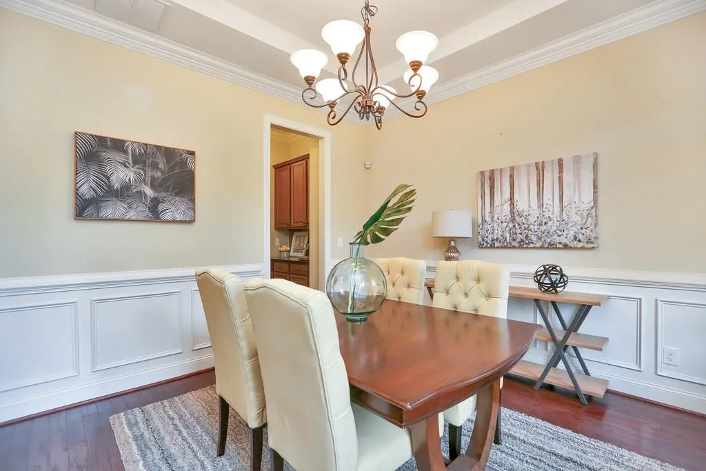514 Glenmanor Court, Atlanta, Georgia 30328, 4 Bedrooms Bedrooms, ,3 BathroomsBathrooms,Residential,Sold,514 Glenmanor Court,6038267