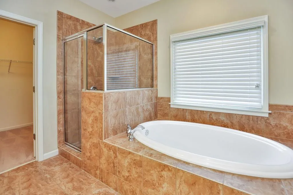 514 Glenmanor Court, Atlanta, Georgia 30328, 4 Bedrooms Bedrooms, ,3 BathroomsBathrooms,Residential,Sold,514 Glenmanor Court,6038267