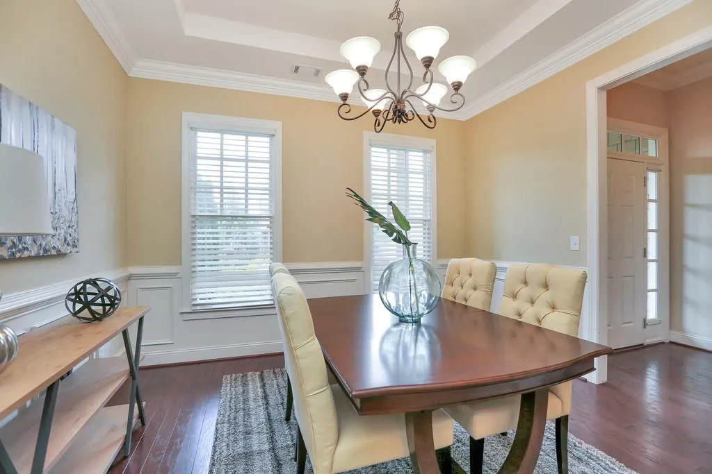 514 Glenmanor Court, Atlanta, Georgia 30328, 4 Bedrooms Bedrooms, ,3 BathroomsBathrooms,Residential,Sold,514 Glenmanor Court,6038267