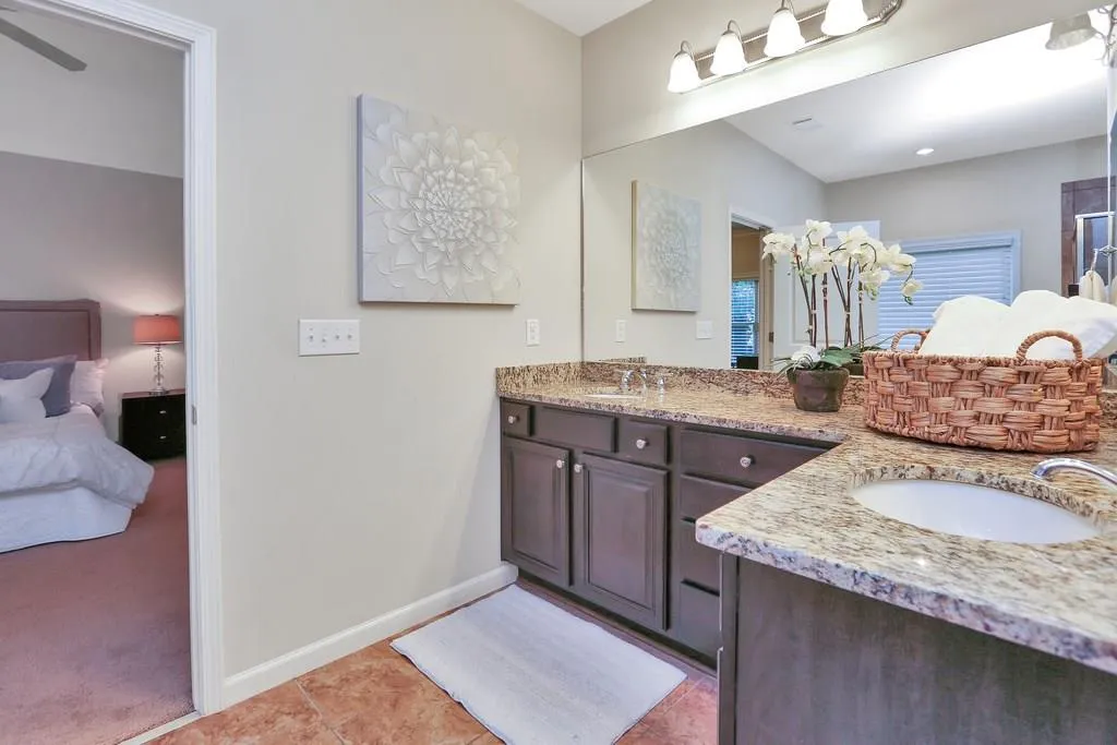 514 Glenmanor Court, Atlanta, Georgia 30328, 4 Bedrooms Bedrooms, ,3 BathroomsBathrooms,Residential,Sold,514 Glenmanor Court,6038267