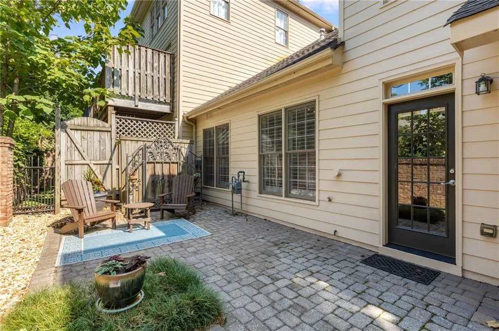 188 Mystic Court, Atlanta, Georgia 30342, 3 Bedrooms Bedrooms, ,3 BathroomsBathrooms,Residential,For Sale,188 Mystic Court,7656155