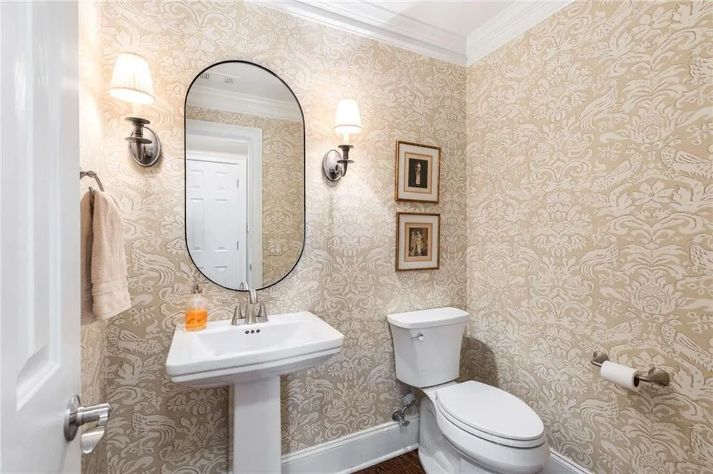 188 Mystic Court, Atlanta, Georgia 30342, 3 Bedrooms Bedrooms, ,3 BathroomsBathrooms,Residential,For Sale,188 Mystic Court,7656155