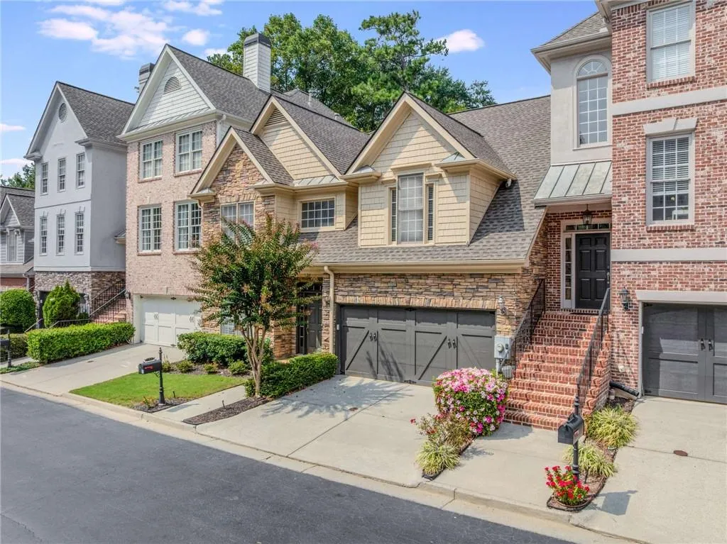 188 Mystic Court, Atlanta, Georgia 30342, 3 Bedrooms Bedrooms, ,3 BathroomsBathrooms,Residential,For Sale,188 Mystic Court,7656155