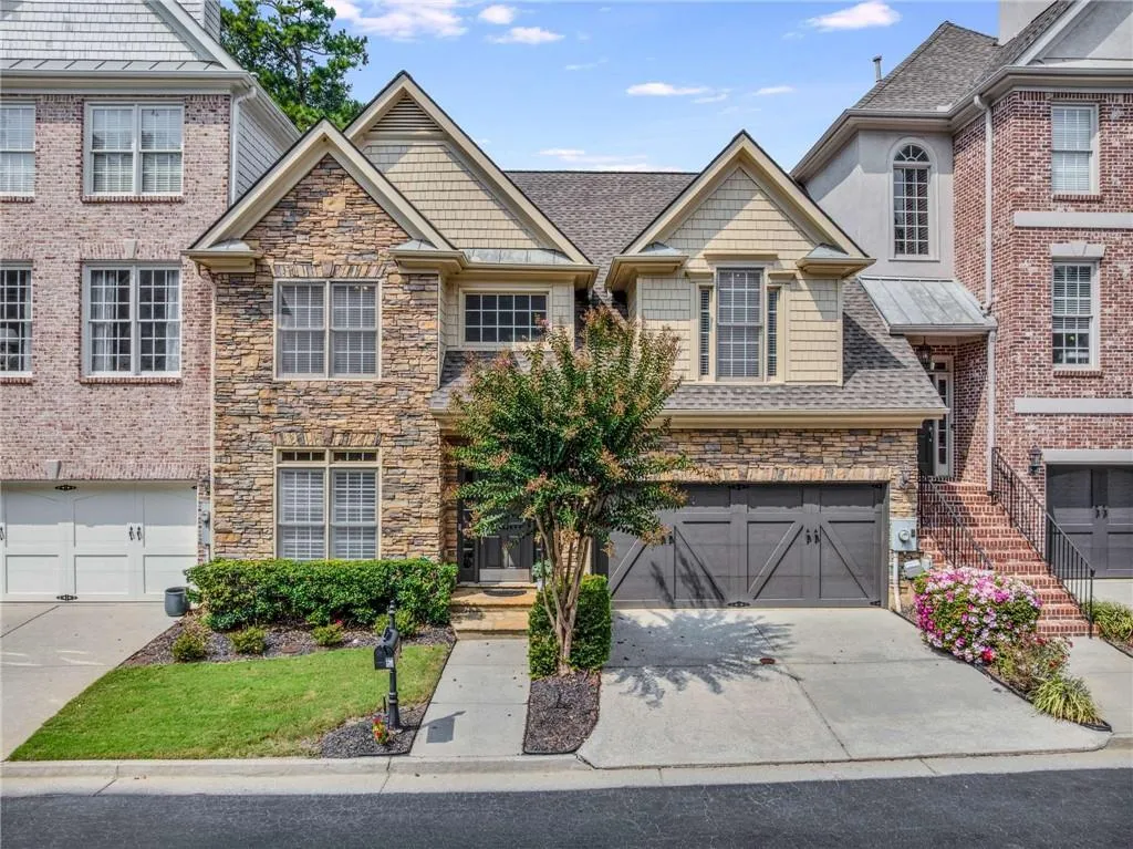 188 Mystic Court, Atlanta, Georgia 30342, 3 Bedrooms Bedrooms, ,3 BathroomsBathrooms,Residential,For Sale,188 Mystic Court,7656155