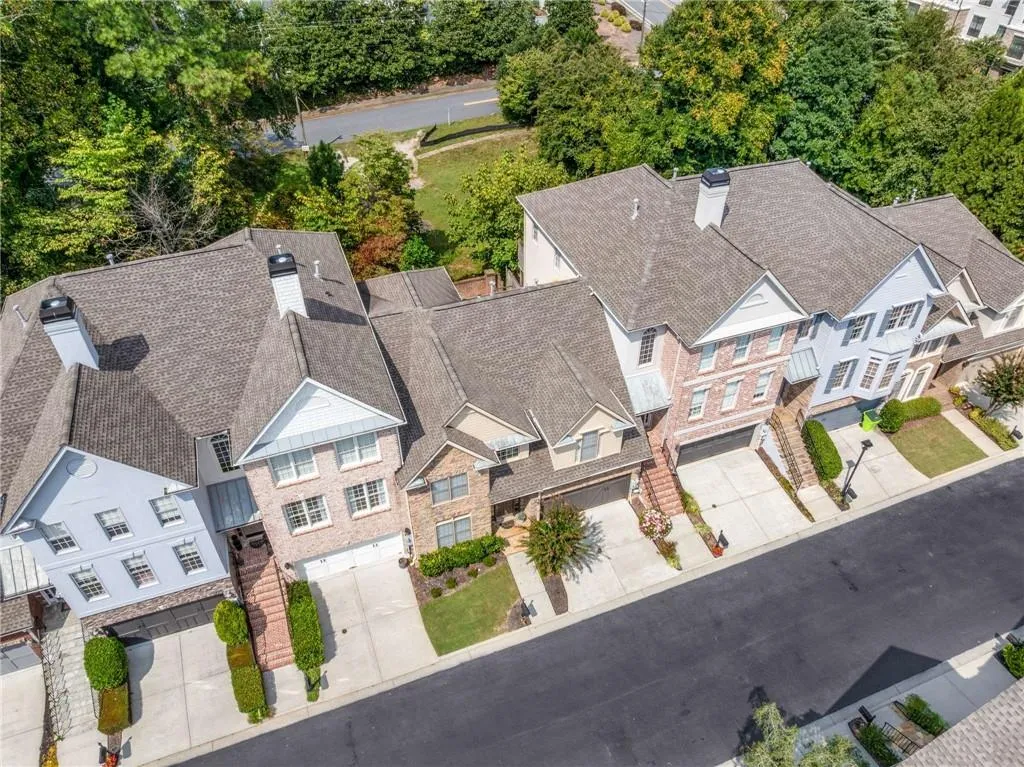 188 Mystic Court, Atlanta, Georgia 30342, 3 Bedrooms Bedrooms, ,3 BathroomsBathrooms,Residential,For Sale,188 Mystic Court,7656155
