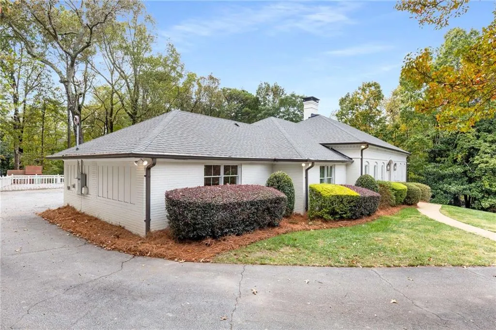720 Fair Oaks Manor, Sandy Springs, Georgia 30327, 5 Bedrooms Bedrooms, ,4 BathroomsBathrooms,Residential,Sold,720 Fair Oaks Manor,7673452