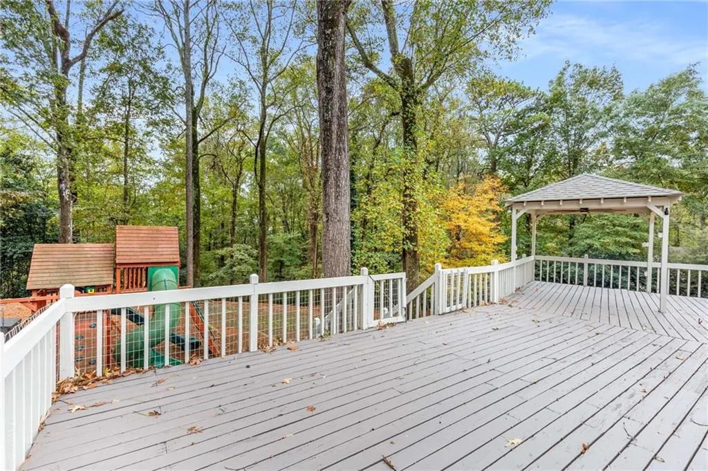 720 Fair Oaks Manor, Sandy Springs, Georgia 30327, 5 Bedrooms Bedrooms, ,4 BathroomsBathrooms,Residential,For Sale,720 Fair Oaks Manor,7673452