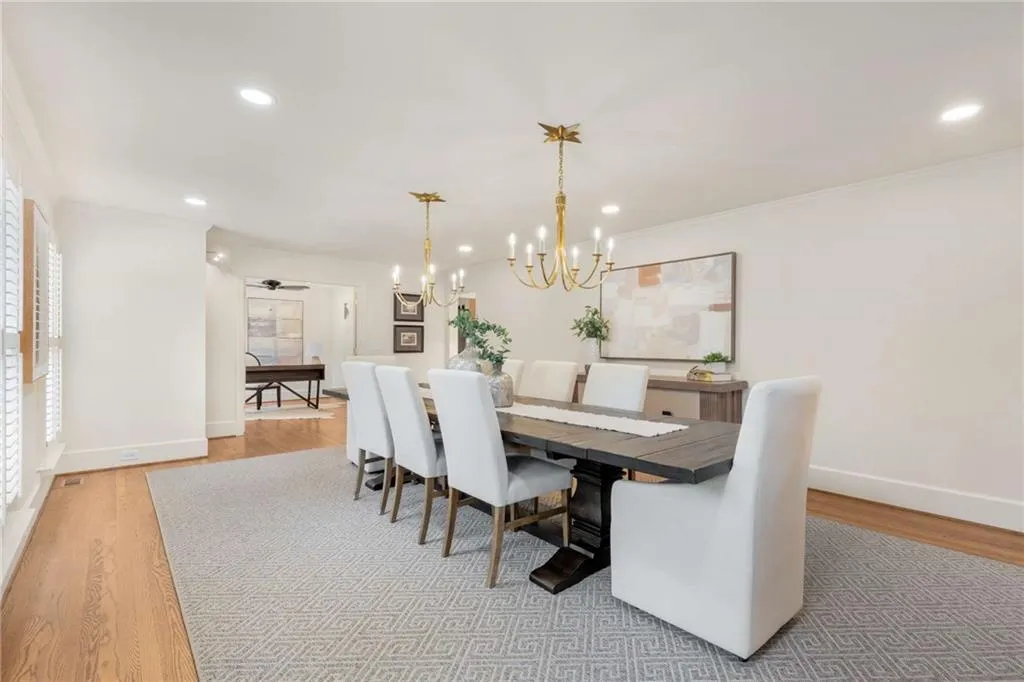 720 Fair Oaks Manor, Sandy Springs, Georgia 30327, 5 Bedrooms Bedrooms, ,4 BathroomsBathrooms,Residential,For Sale,720 Fair Oaks Manor,7673452