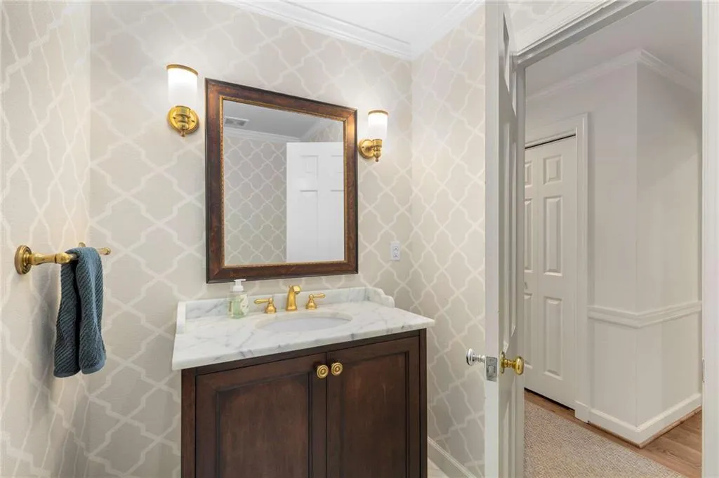 720 Fair Oaks Manor, Sandy Springs, Georgia 30327, 5 Bedrooms Bedrooms, ,4 BathroomsBathrooms,Residential,For Sale,720 Fair Oaks Manor,7673452