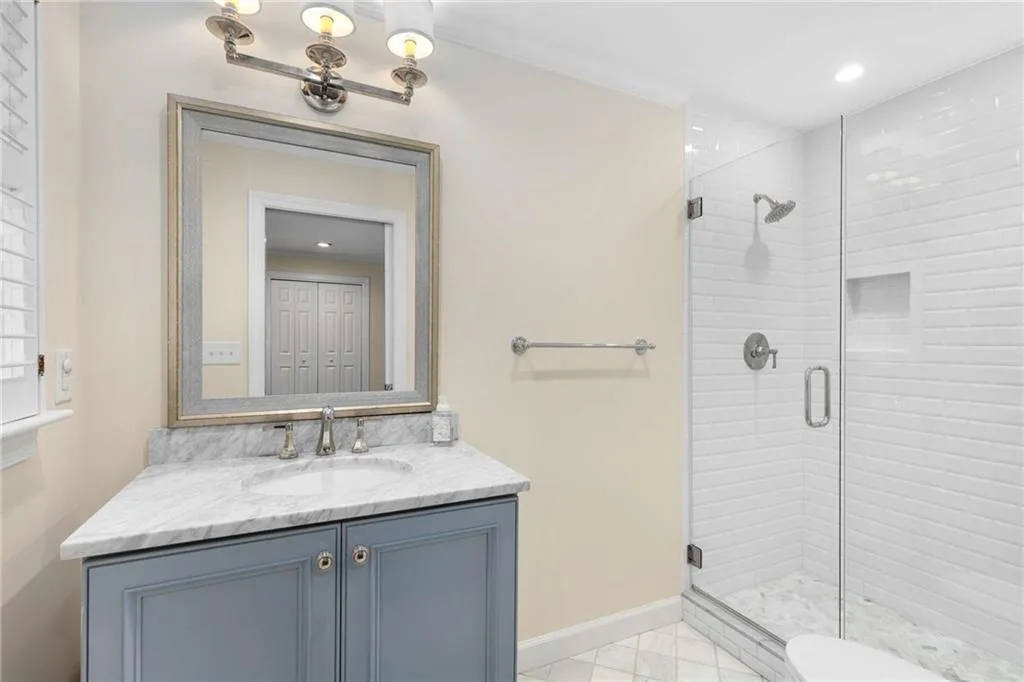 720 Fair Oaks Manor, Sandy Springs, Georgia 30327, 5 Bedrooms Bedrooms, ,4 BathroomsBathrooms,Residential,For Sale,720 Fair Oaks Manor,7673452