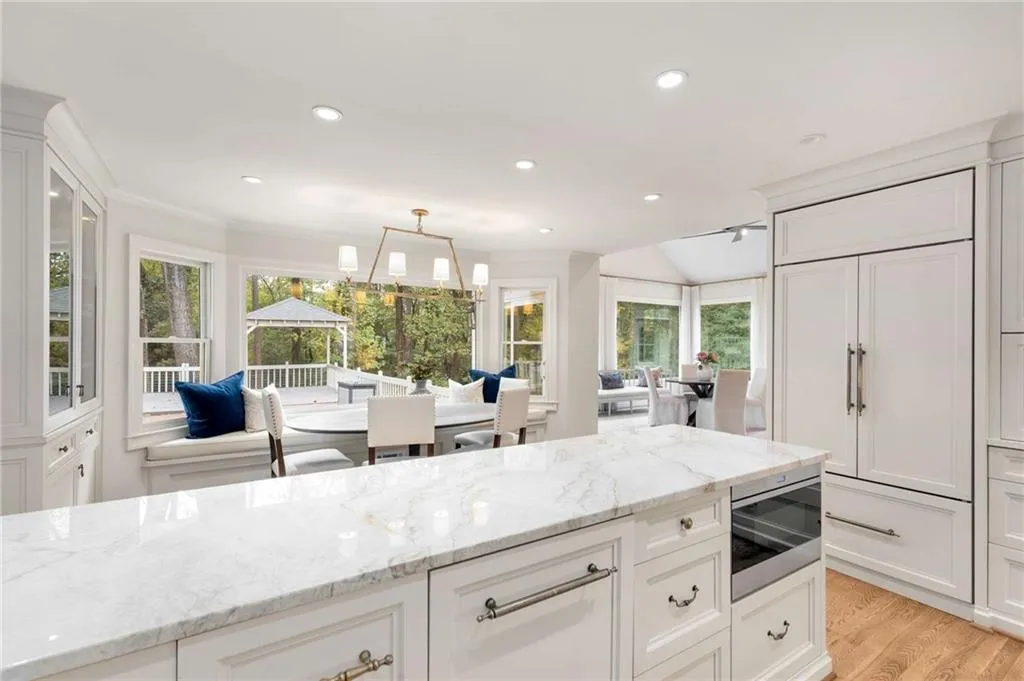 720 Fair Oaks Manor, Sandy Springs, Georgia 30327, 5 Bedrooms Bedrooms, ,4 BathroomsBathrooms,Residential,For Sale,720 Fair Oaks Manor,7673452