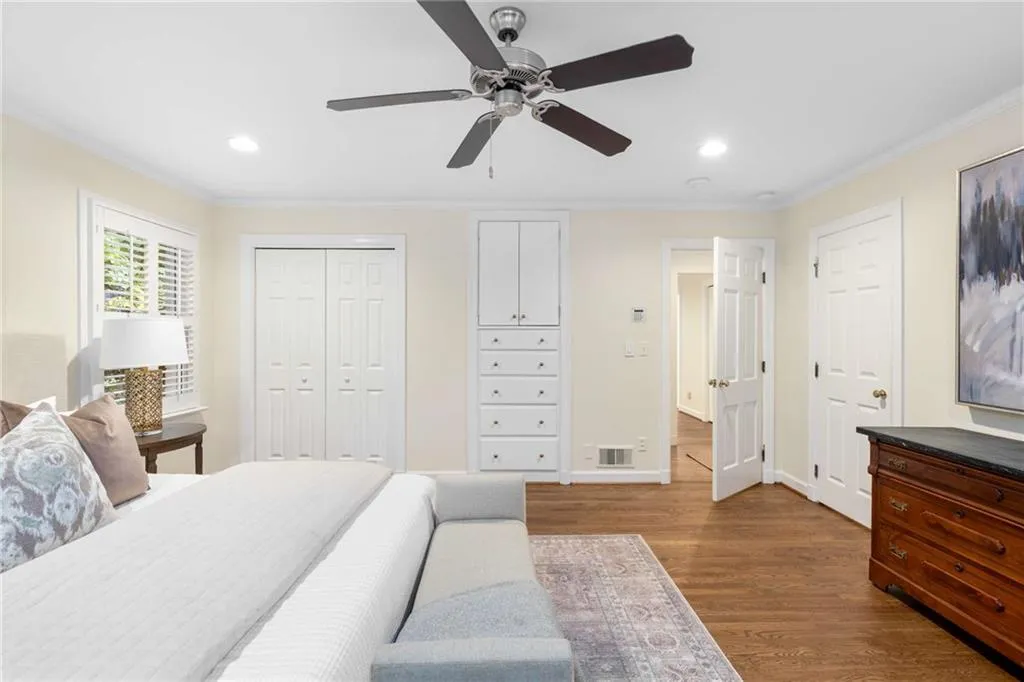 720 Fair Oaks Manor, Sandy Springs, Georgia 30327, 5 Bedrooms Bedrooms, ,4 BathroomsBathrooms,Residential,For Sale,720 Fair Oaks Manor,7673452