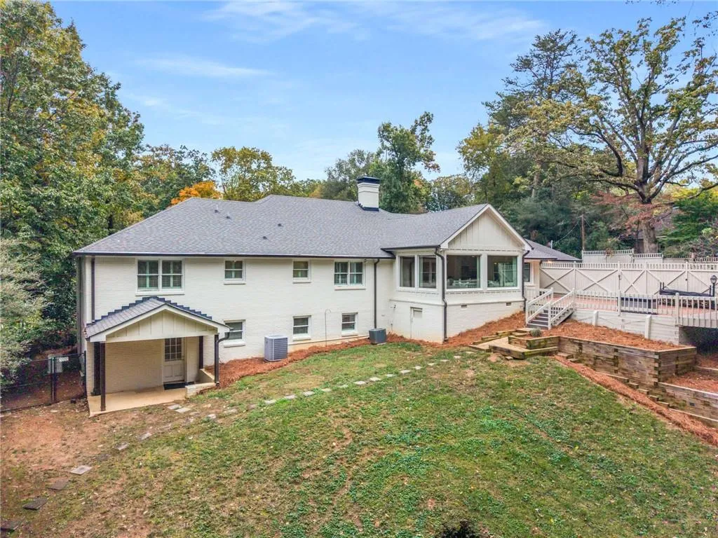 720 Fair Oaks Manor, Sandy Springs, Georgia 30327, 5 Bedrooms Bedrooms, ,4 BathroomsBathrooms,Residential,For Sale,720 Fair Oaks Manor,7673452