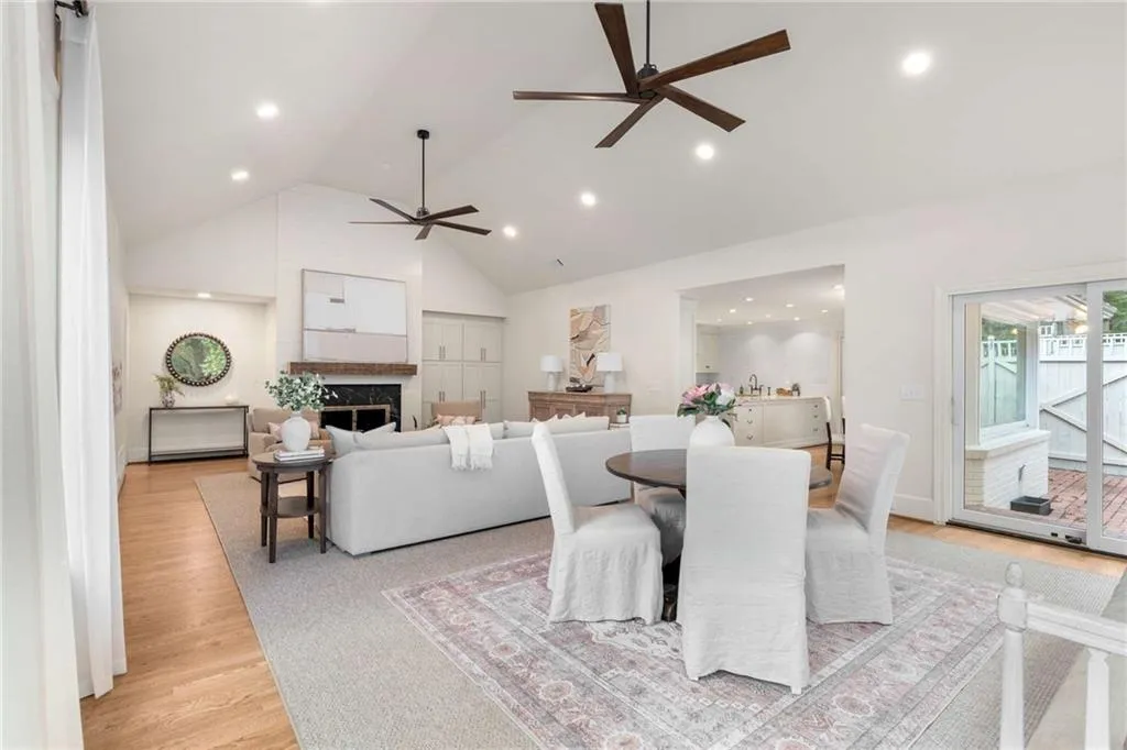 720 Fair Oaks Manor, Sandy Springs, Georgia 30327, 5 Bedrooms Bedrooms, ,4 BathroomsBathrooms,Residential,For Sale,720 Fair Oaks Manor,7673452