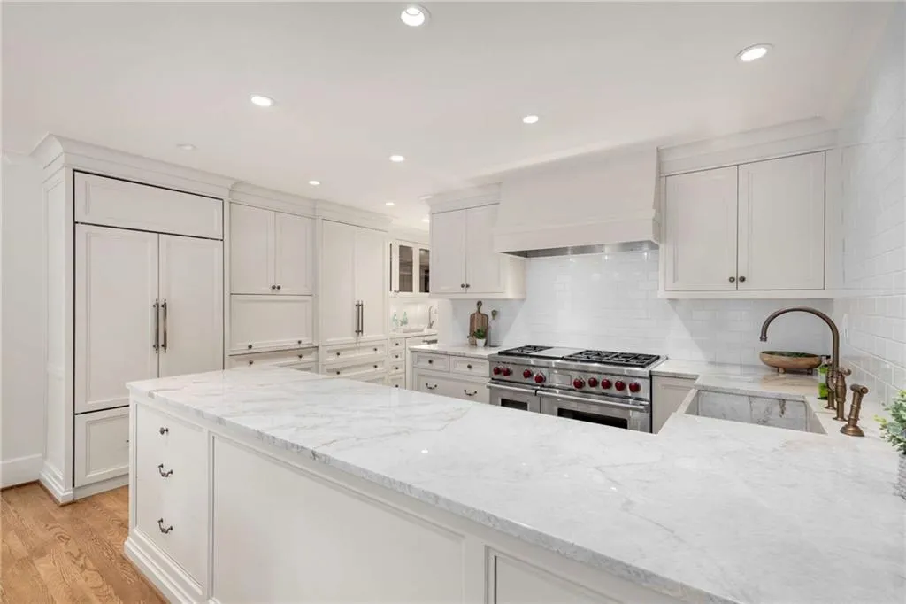 720 Fair Oaks Manor, Sandy Springs, Georgia 30327, 5 Bedrooms Bedrooms, ,4 BathroomsBathrooms,Residential,For Sale,720 Fair Oaks Manor,7673452