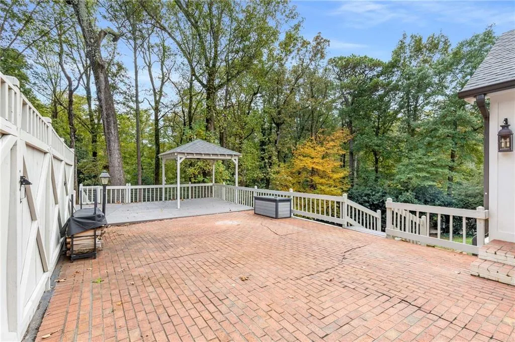 720 Fair Oaks Manor, Sandy Springs, Georgia 30327, 5 Bedrooms Bedrooms, ,4 BathroomsBathrooms,Residential,For Sale,720 Fair Oaks Manor,7673452